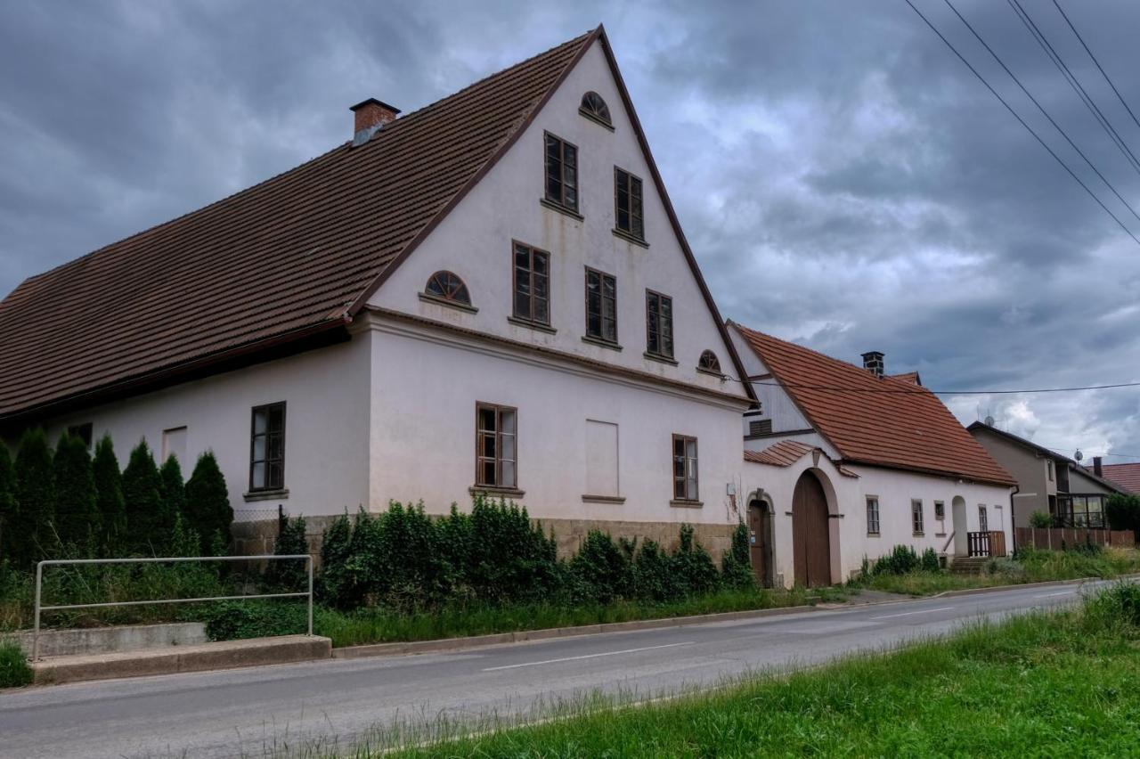 Apartmány v broumovském statku Broumov Exterior foto
